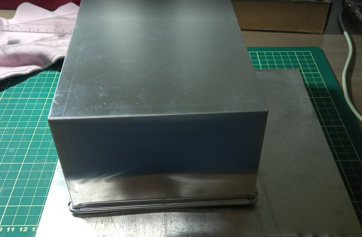 Closed aluminum box